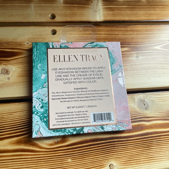 Ellen Tracy eyeshadow pallet - Picture 3 of 3